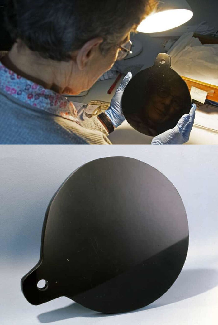 Queen Elizabeth I’s ‘Angel’ Obsidian Mirror Actually Has Aztec Origins