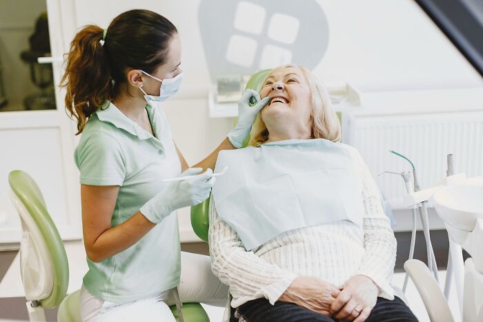 The Craziest Chart Notes Medical Pros Swear They’ve Seen (And You’ll Laugh, Too)