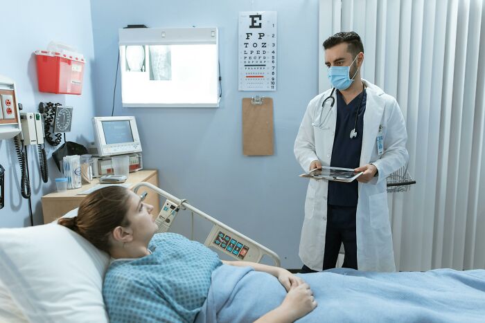 The Craziest Chart Notes Medical Pros Swear They’ve Seen (And You’ll Laugh, Too)