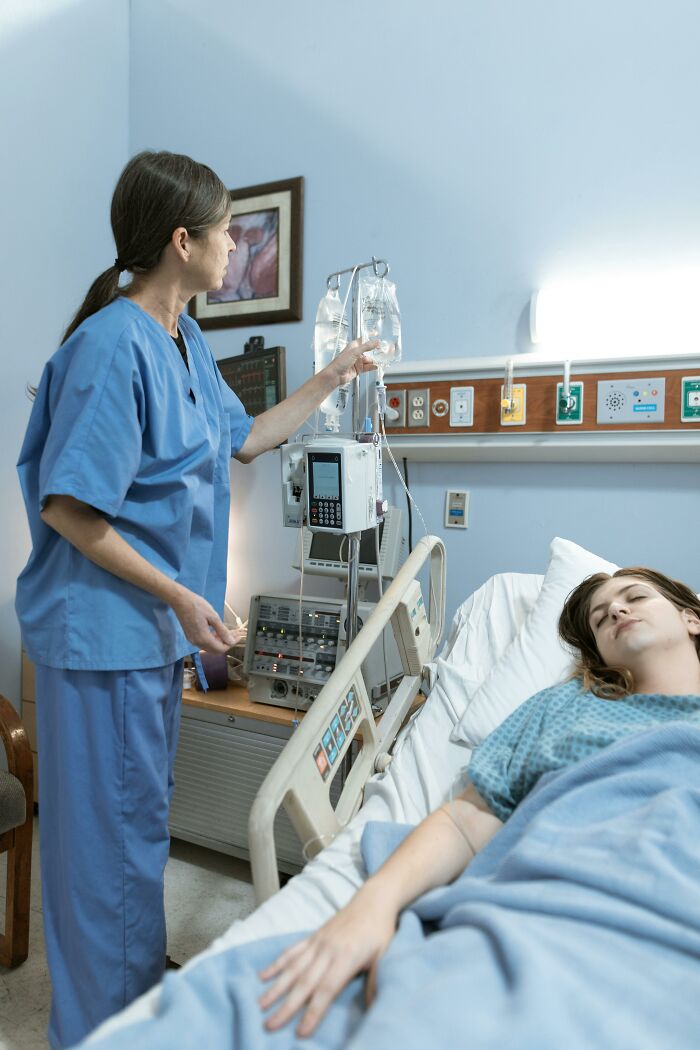 The Craziest Chart Notes Medical Pros Swear They’ve Seen (And You’ll Laugh, Too)