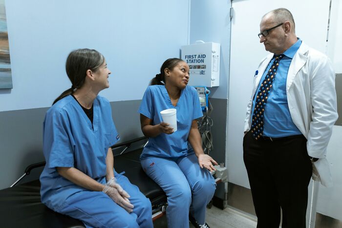 The Craziest Chart Notes Medical Pros Swear They’ve Seen (And You’ll Laugh, Too)