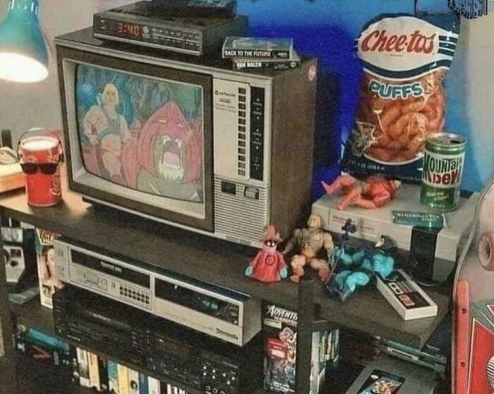 Let’s Take a Super Chill Trip Back in Time With These Retro Gems!