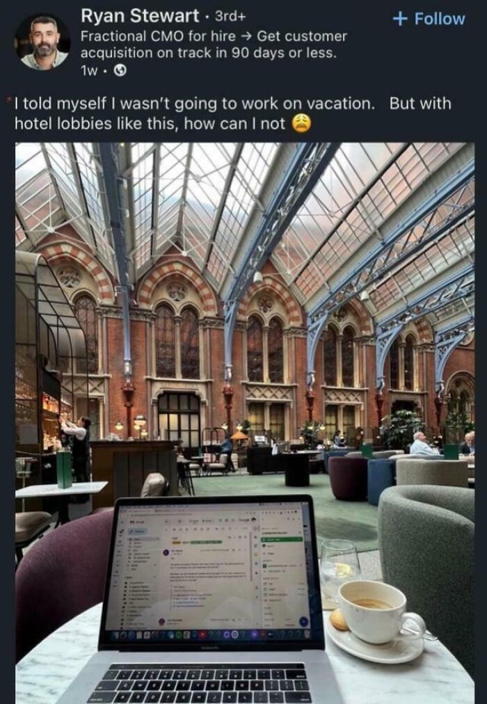 "Hey Everyone, I Stay In Fancy Hotels!" (No Subtlety Here)