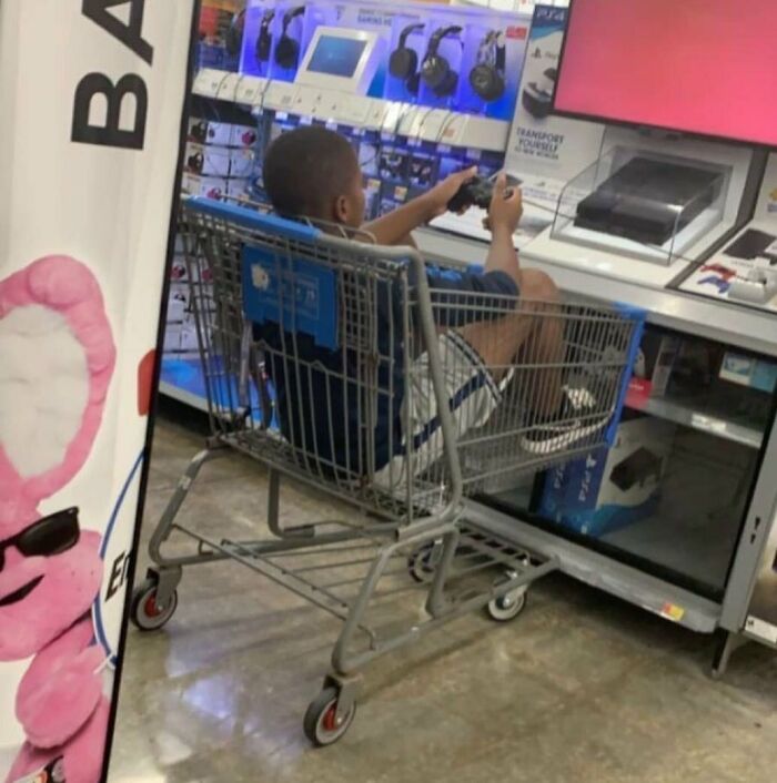 Wait, They Actually Spotted These Wild Characters At The Grocery Store?!