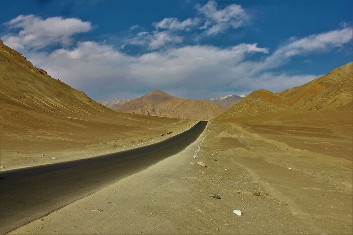 Magnetic Hill, India: The Place Where Physics Goes Wild