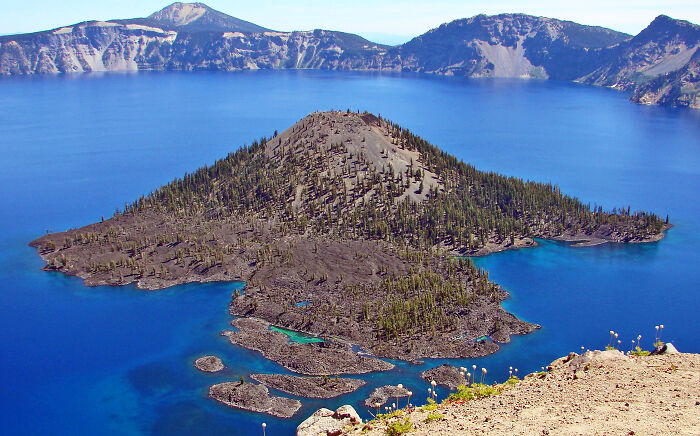 Wizard Island, Oregon: A Volcanic Magic Trick