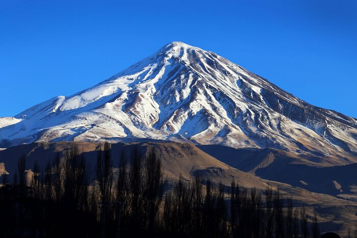 Damavand Polour, Iran: Mountain Majesty