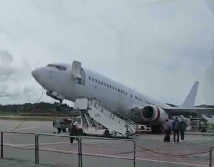 Oops—737-800 Takes A Tumble In Norway Because Of Weight Issues