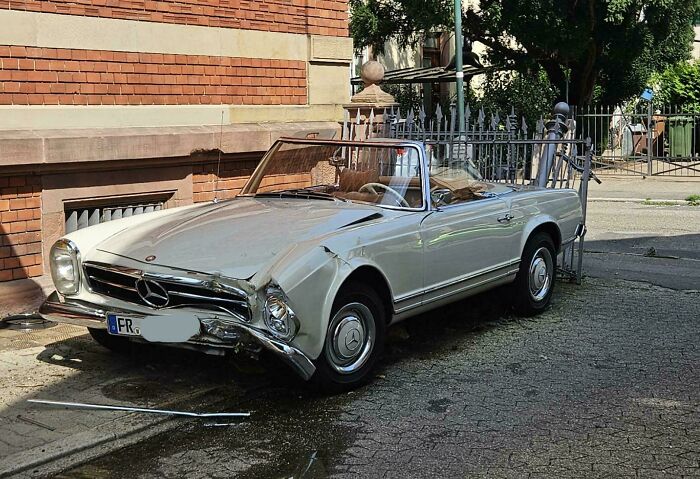 87-Year-Old Mixes Up Pedals, Wreaks Vintage Mercedes Havoc
