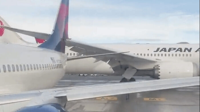 Japan Airlines’ 787 Takes Out Delta 737 Tail Like It’s No Big Deal