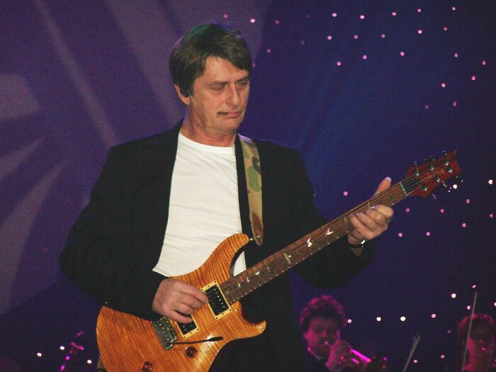 Mike Oldfield, The One-Man Band Legend