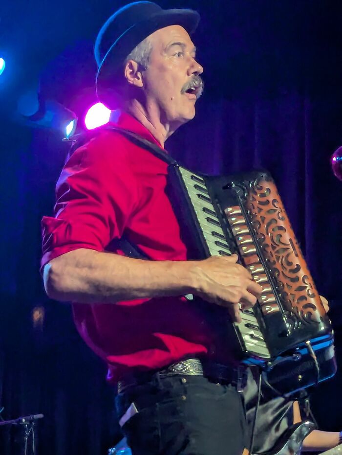 Krist Novoselic: Nirvana’s Bass Boss & Pilot, 61