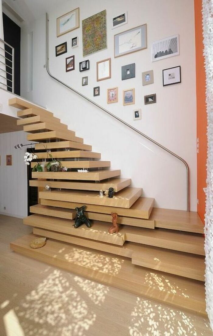 Tiny Statuettes That Basically Say “Watch Your Step”