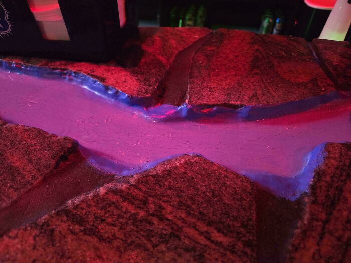 Bar Counter With Water Stream: Looks Cool, Dust Collects Fast