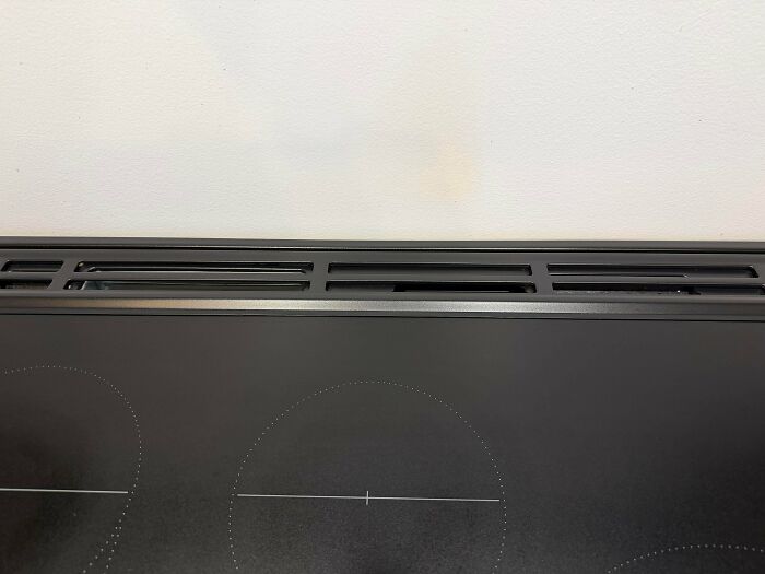 Stove Back Grate: Designed For Dust Accumulation