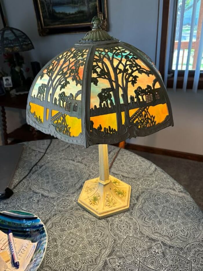 85 Antique Lamps That Are Total Showstoppers (You’ll Want One ASAP)