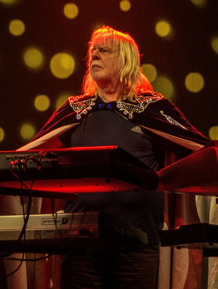 Rick Wakeman: Keyboard Wizard, 77