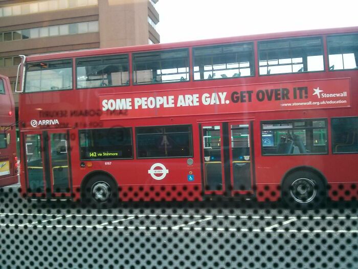 This Bus Sign Is Pure Gold (UK)