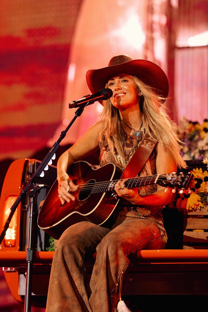 Lainey Wilson: Country Music’s New Sweetheart