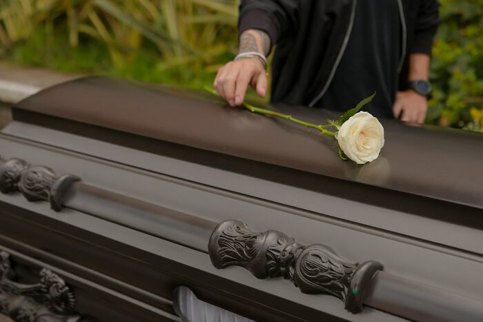 Funniest, Wildest Funeral Stories That'll Make You Go "Wait, What?!"