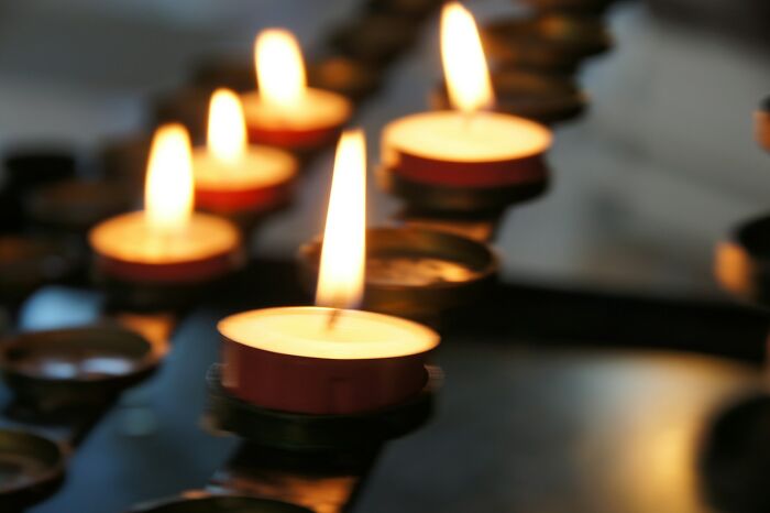 Funniest, Wildest Funeral Stories That'll Make You Go "Wait, What?!"