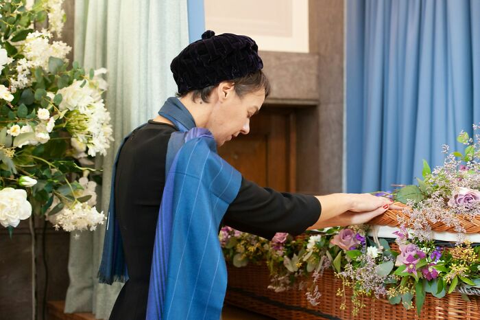 Funniest, Wildest Funeral Stories That'll Make You Go "Wait, What?!"