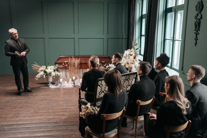 Funniest, Wildest Funeral Stories That'll Make You Go "Wait, What?!"