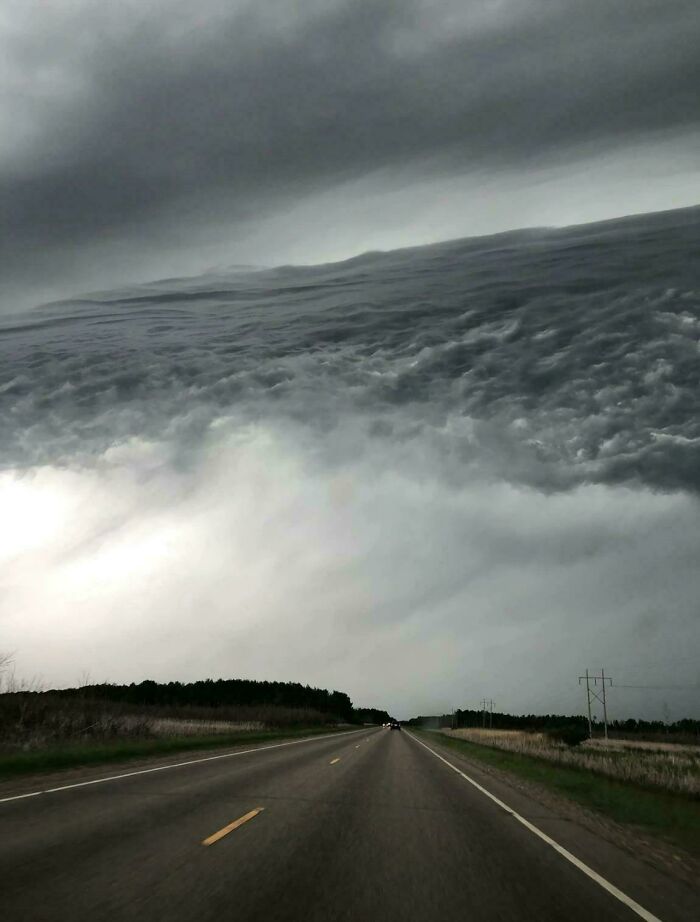 This Sky Looks Like It’s Made Of Ocean Waves—For Real!