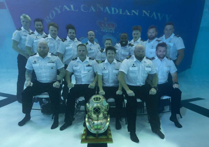 Canadian Naval Divers Took Their Official Graduation Photo Underwater