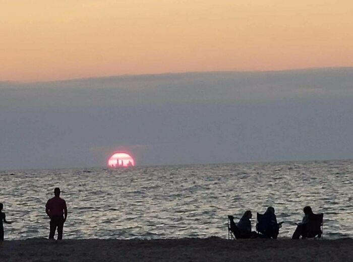 Photo Shows Chicago Skyline About 50 Miles Away From Indiana Dunes