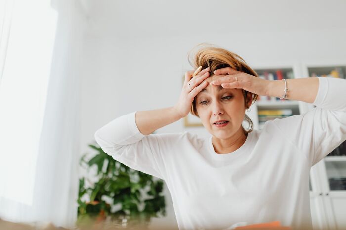 Bridesmaid Kicked Out Days Before the Wedding—And Got Ghosted