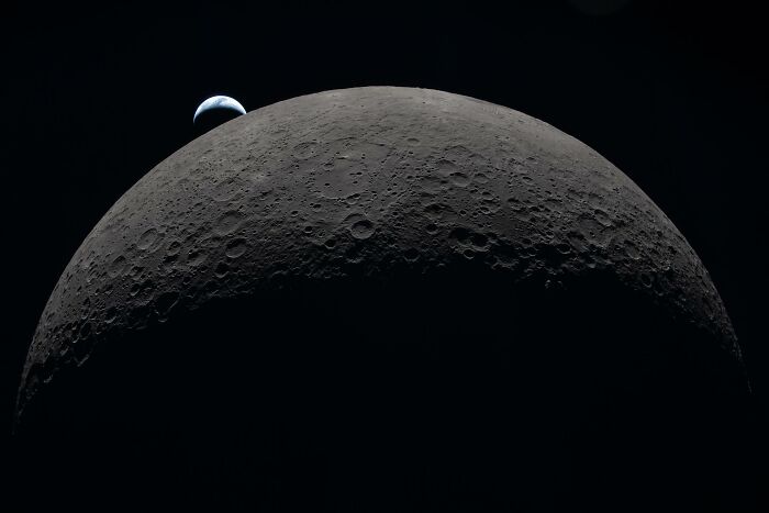 Earthsets Over the Moon: A Cosmic Goodbye