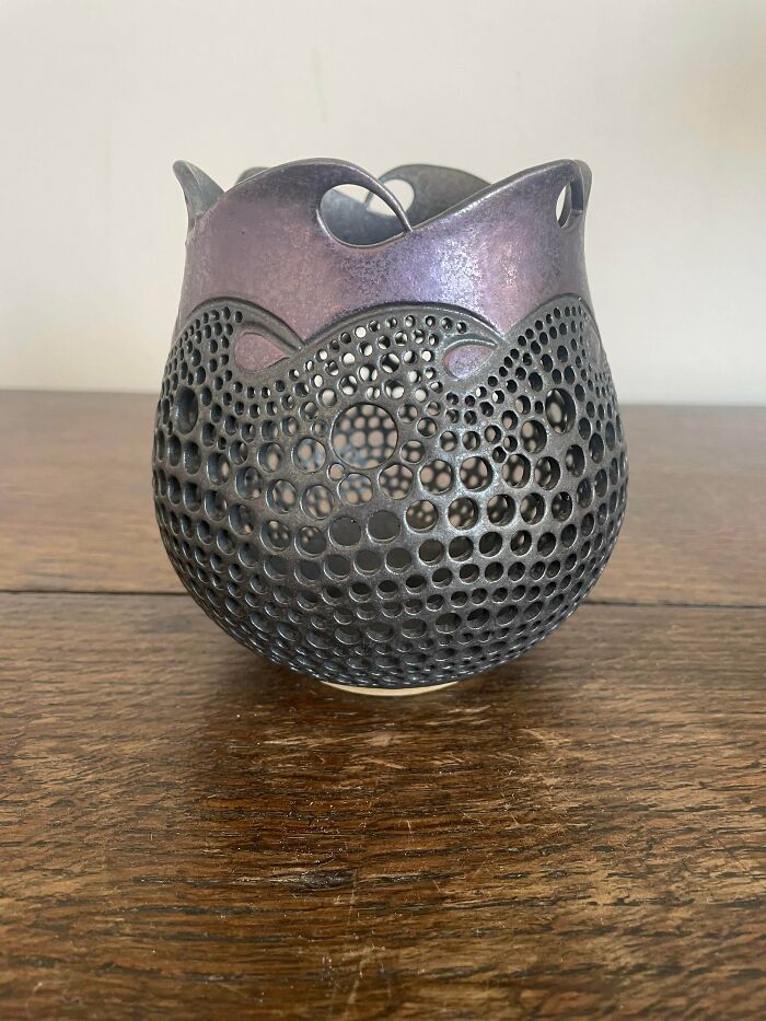 This Christmas Ceramic Pot? 10/10 Delicate and Gorgeous
