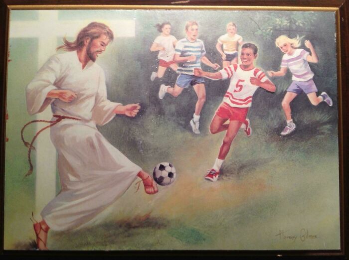 The 65 Weirdest Garage Sale Finds That’ll Make You Do A Double Take
