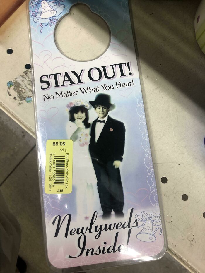 The 65 Weirdest Garage Sale Finds That’ll Make You Do A Double Take