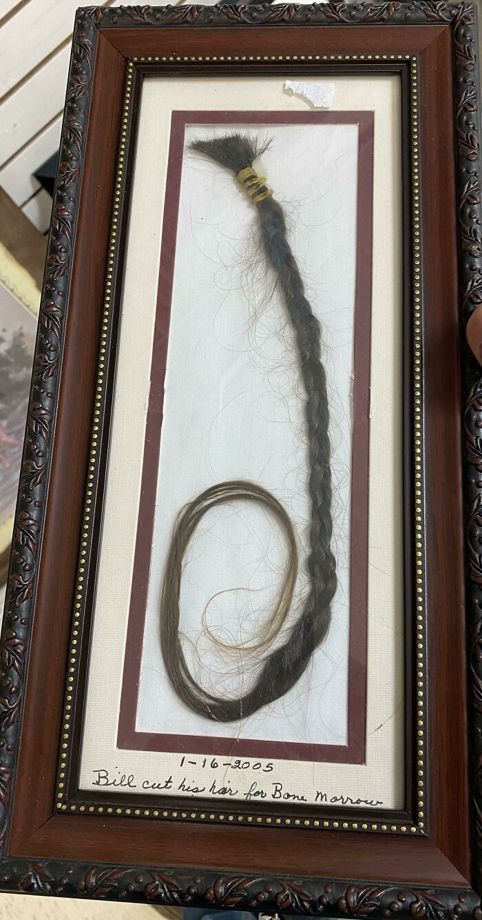 The 65 Weirdest Garage Sale Finds That’ll Make You Do A Double Take
