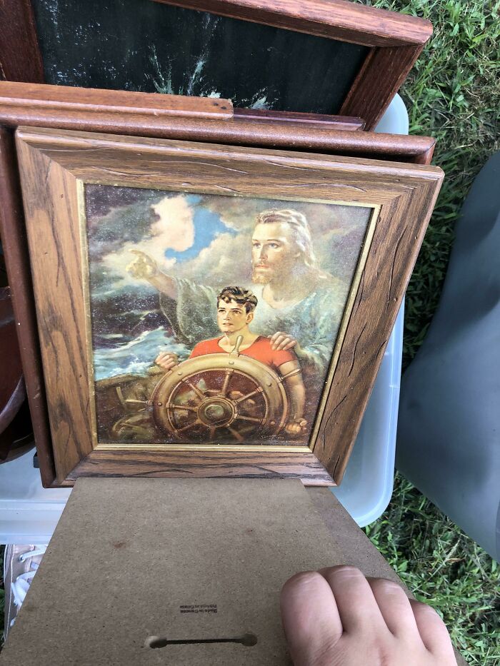 The 65 Weirdest Garage Sale Finds That’ll Make You Do A Double Take