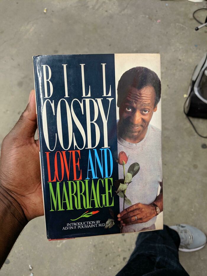 The 65 Weirdest Garage Sale Finds That’ll Make You Do A Double Take