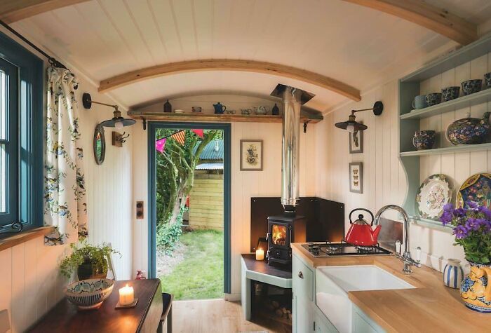 Is This A Shepherd’s Hut Or A Cozy Hideaway?