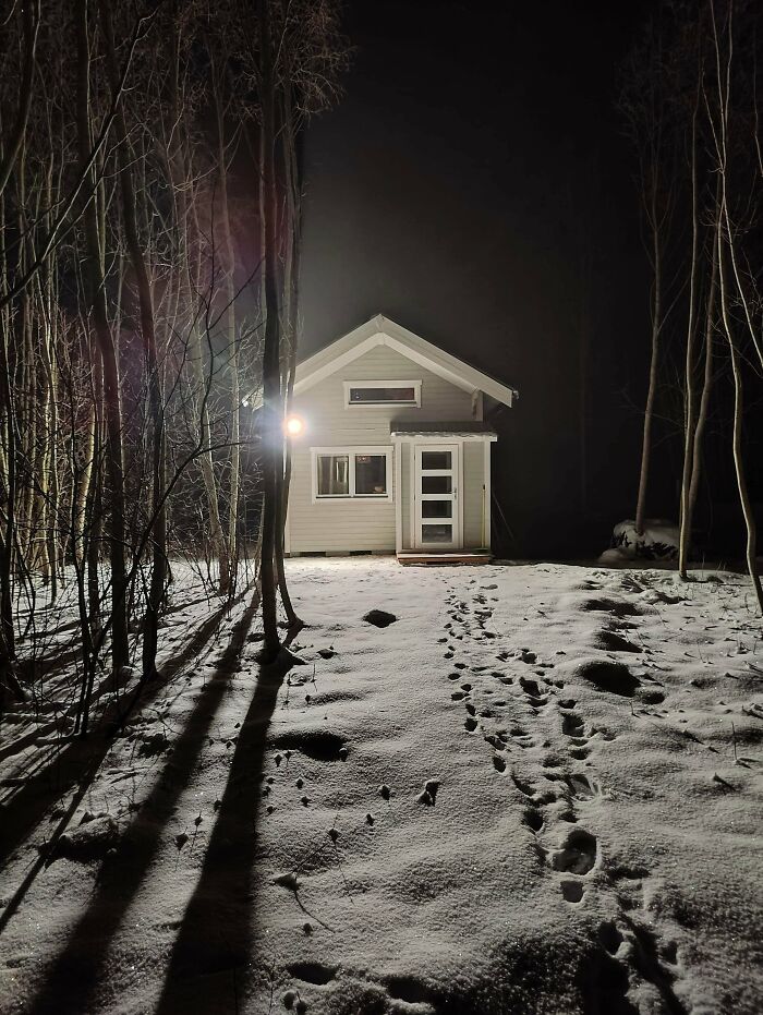 Cozy 15m² Cabin Ready To Brave Winter