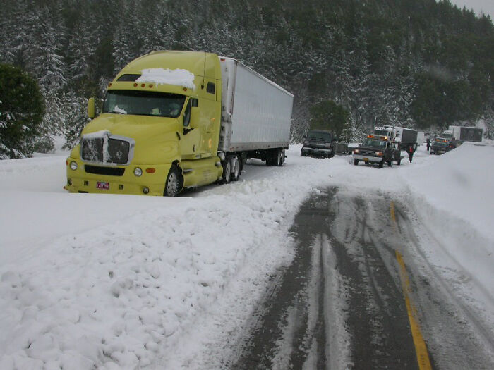 Truckers Spill On The Scariest Roads That Made Them Sweat Bullets