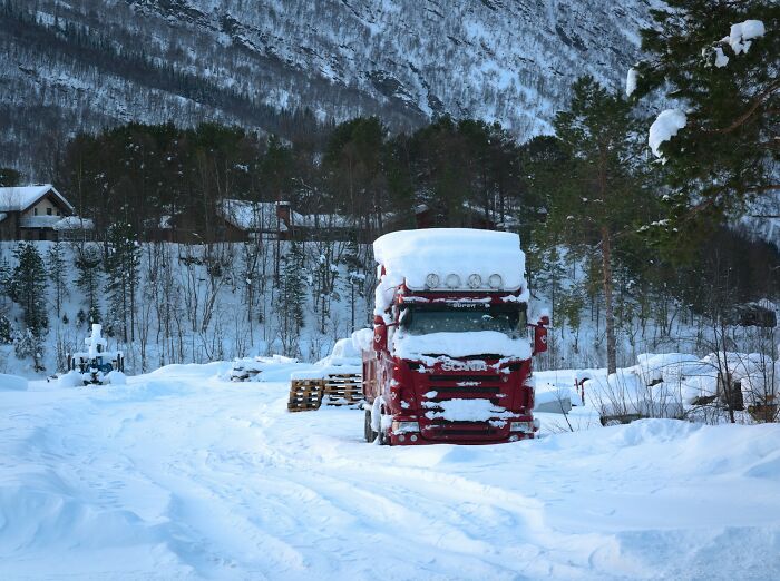 Truckers Spill On The Scariest Roads That Made Them Sweat Bullets