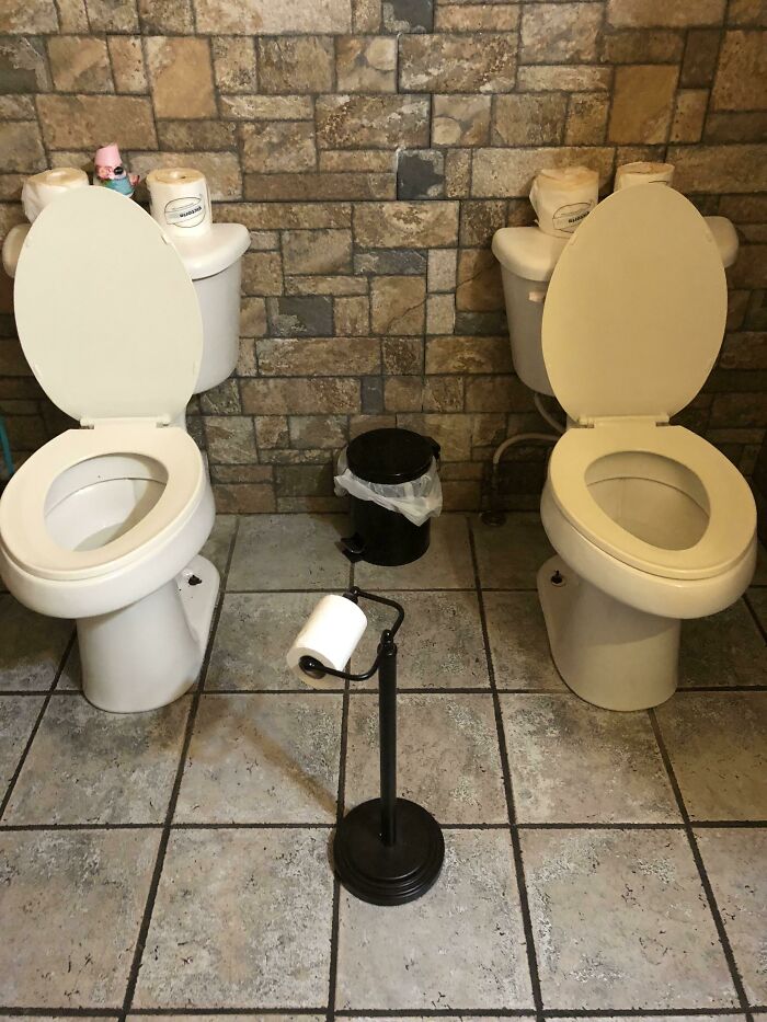 Buddy Bathroom With Buddy Toilet Paper Holder in a No-Door Party
