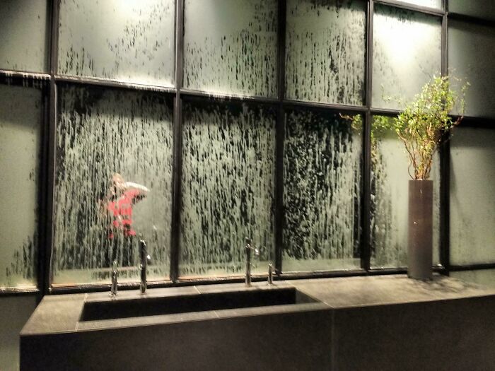 The Most Pointless Restaurant Bathroom Mirror Ever
