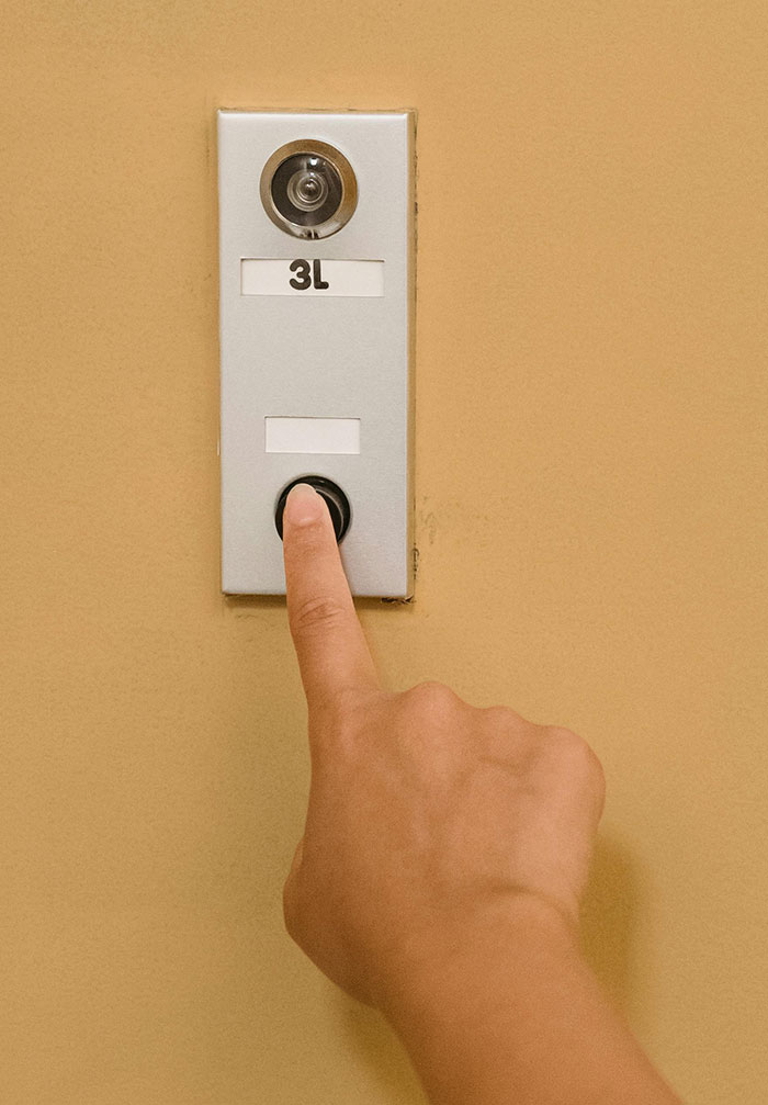 49 Wild Ways People Got Caught Cheating, And They Didn’t Even See It Coming