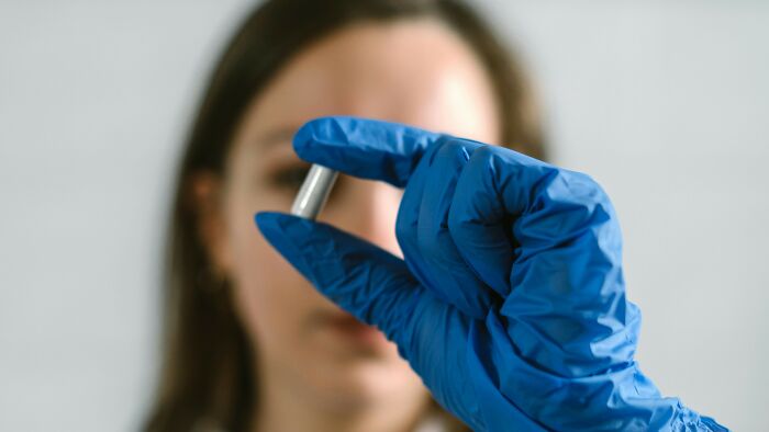 You find a drug saves many lives but causes deadly organ failure in 4% of people with a rare gene. Revealing this will stop global use. You want more time, but a curious colleague asks about your research notes. Lie or truth?