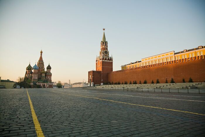 How Is Russia Not Broke? It’s Still Selling Oil (Mostly to Asia)