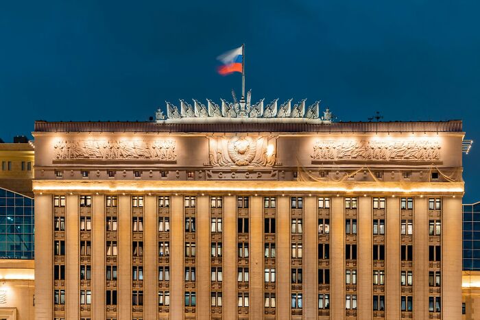 Why Isn’t Russia Falling Apart? It’s Not as Bad as You Think!