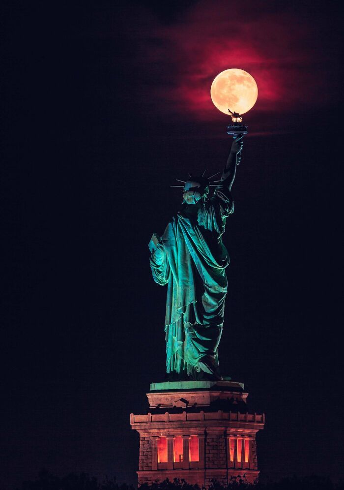 Wait Till You See These Night Photos That Totally Change How You Think About Darkness