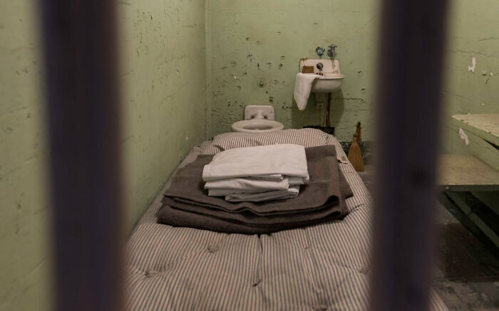 Wait, People Actually Shared INSANE Psych Ward Stories?!